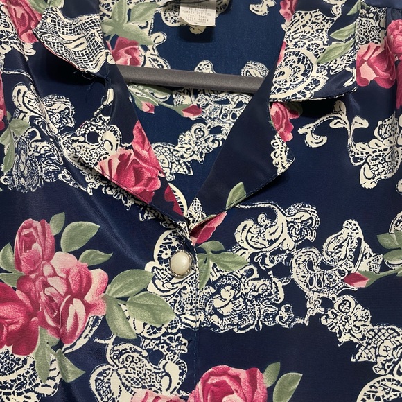 VINTAGE Copy Cats Woman Button Up Blouse Floral Rose Pattern Size 8 - Picture 6 of 8